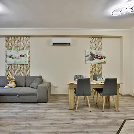 Karolina In The Silent 11th District Appartement Boedapest