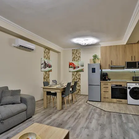 Karolina In The Silent 11th District Appartement Boedapest